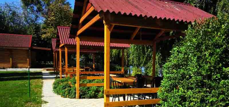 НДС с расходов на обустройство базы отдыха к вычету не принимается