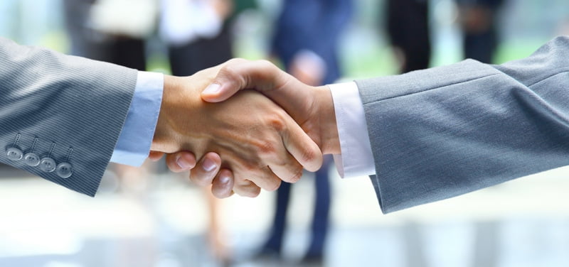 Особенности заключения договора с директором организации