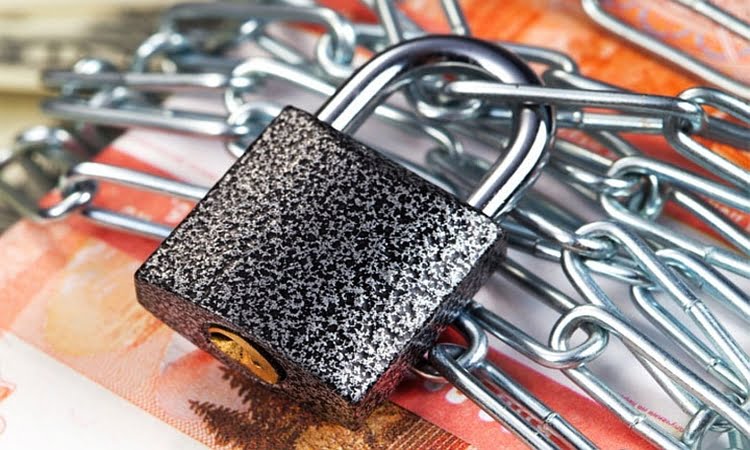 С 1 апреля 2020 года ФНС прекратит блокировку счетов