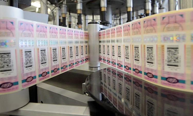 Продавцы подакцизных товаров получат зарплатные субсидии