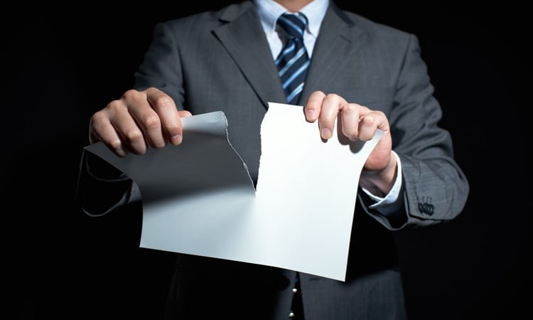 Нужно ли подавать в ФНС заявление на прекращение применения ЕНВД?